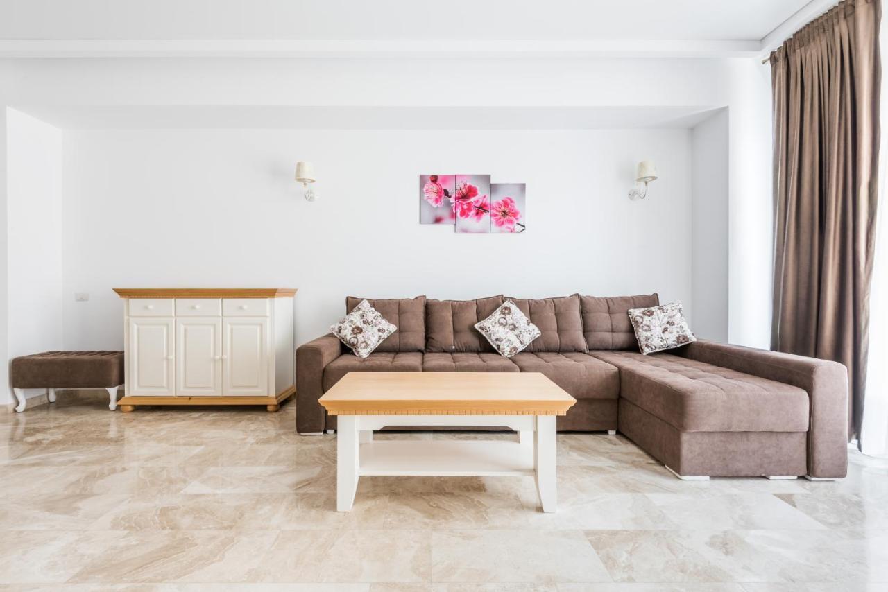 Sns Apartament In Vila Sophia Мамая Екстериор снимка