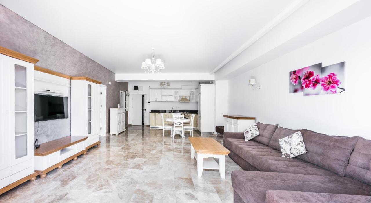 Sns Apartament In Vila Sophia Мамая Екстериор снимка