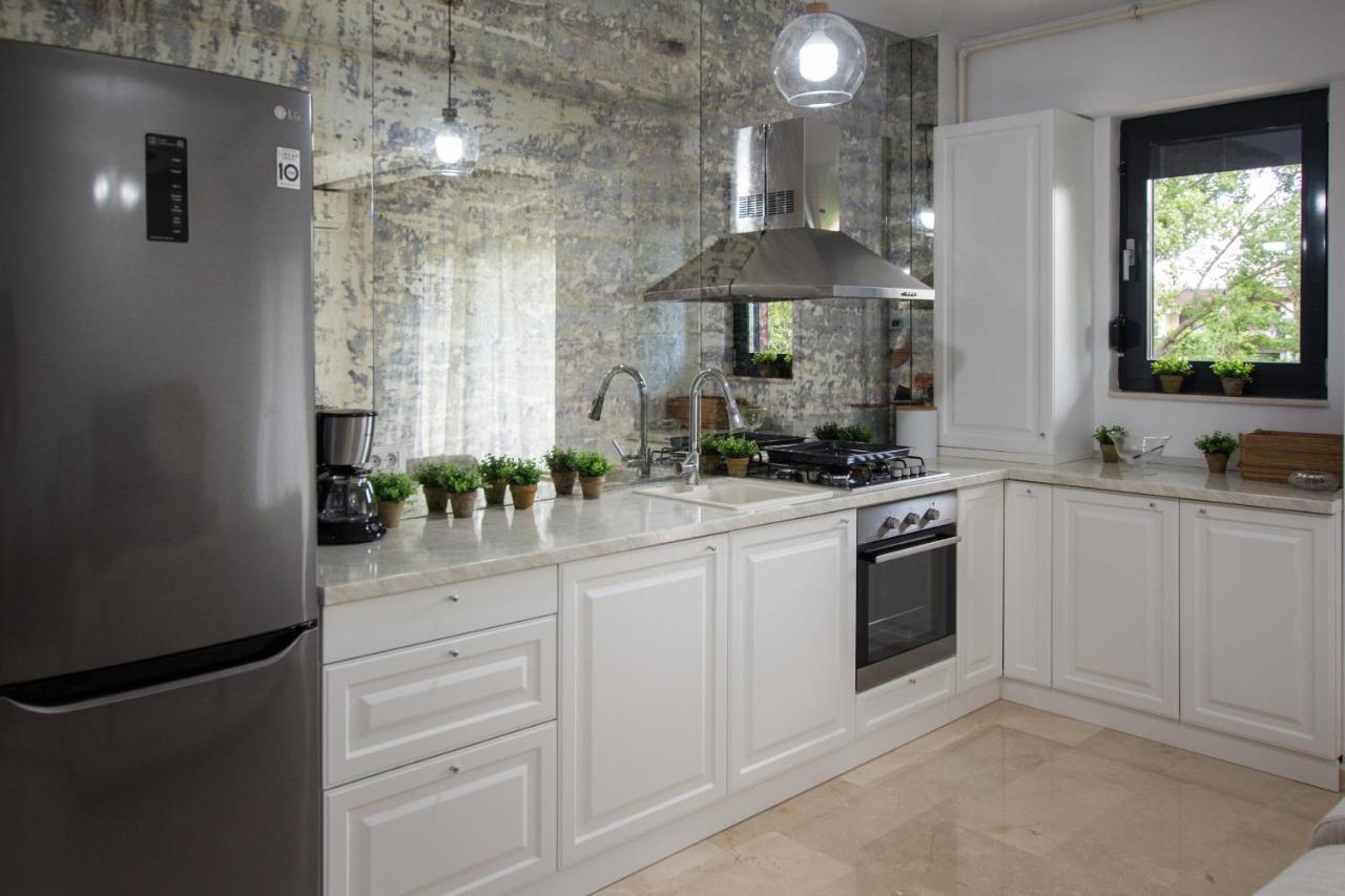 Sns Apartament In Vila Sophia Мамая Екстериор снимка